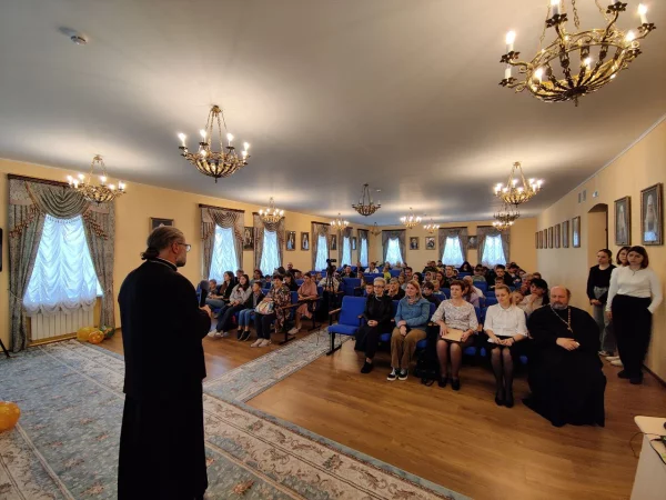 29 августа в здании Вяземского епархиального управления в рамках акции "Соберём ребёнка в школу" прошло ежегодное праздничное мероприятие 