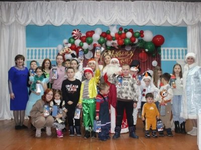 Праздник, который согревает: новогодние утренники для детей при поддержке Фонда президентских грантов