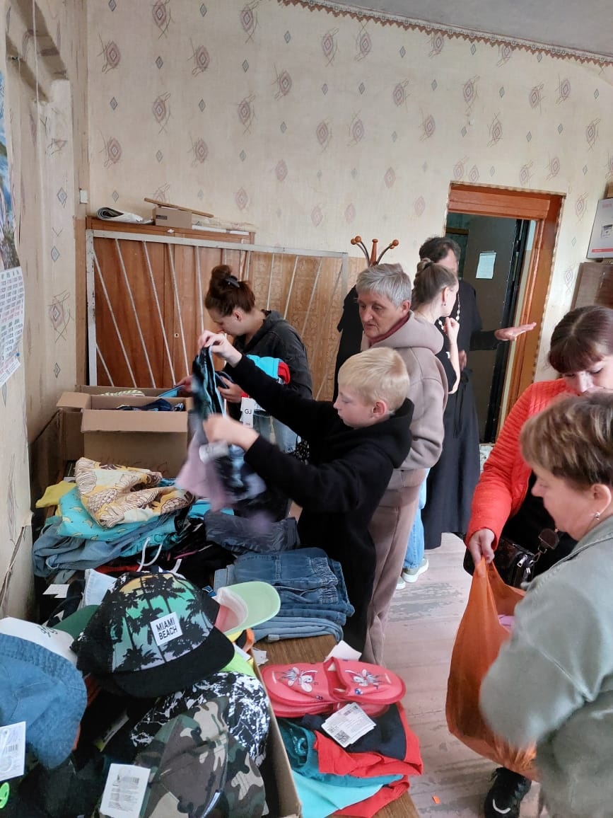 Передвижной гуманитарный центр в рамках грантового проекта Дорогой добра посетил Угранский район