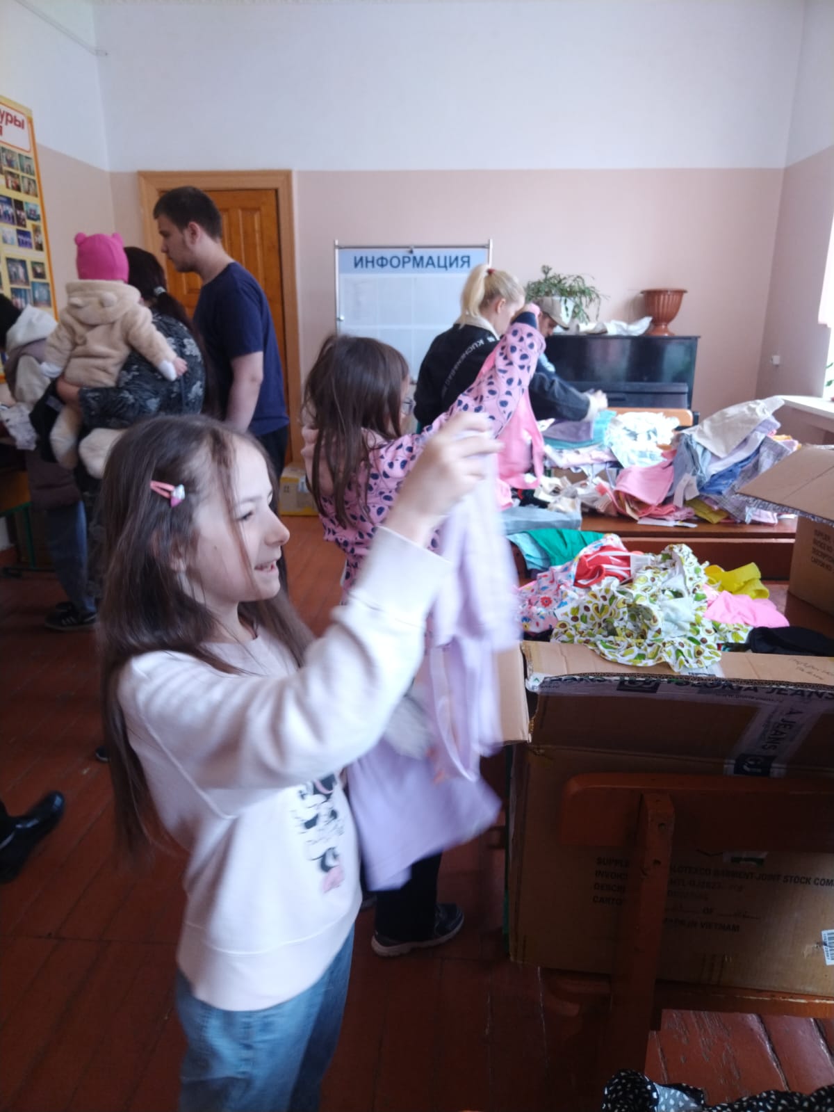 В рамках реализации проекта Хлебодар продолжается оказание вещевой помощи благополучателям гуманитарного Центра, проживающим в Сафоновском районе