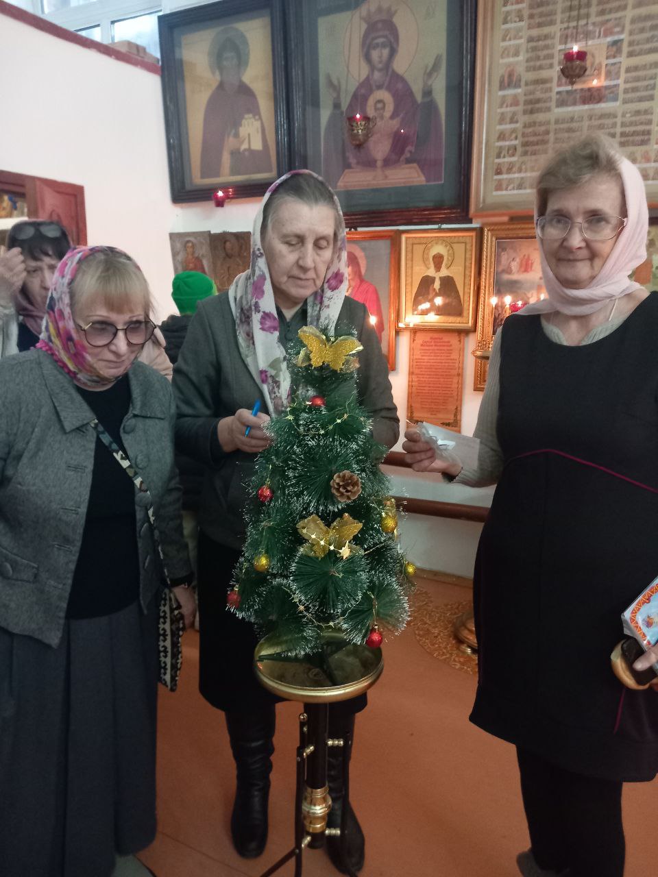 Социальное служение: «Рождественская ёлка желаний» в Сычёвском благочинии